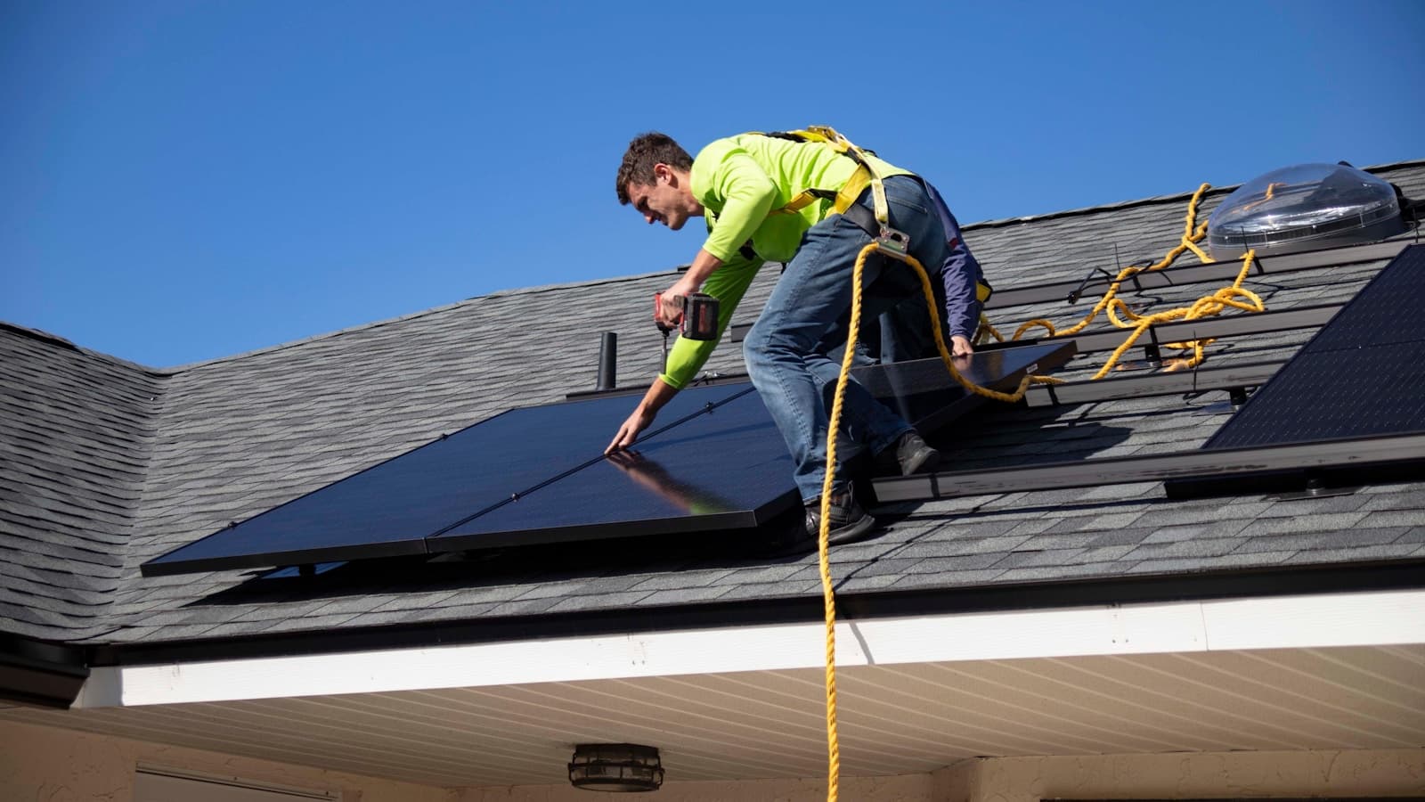 Battery Storage LFP modules และ NMC pack สำหรับ solar + industrial UPS