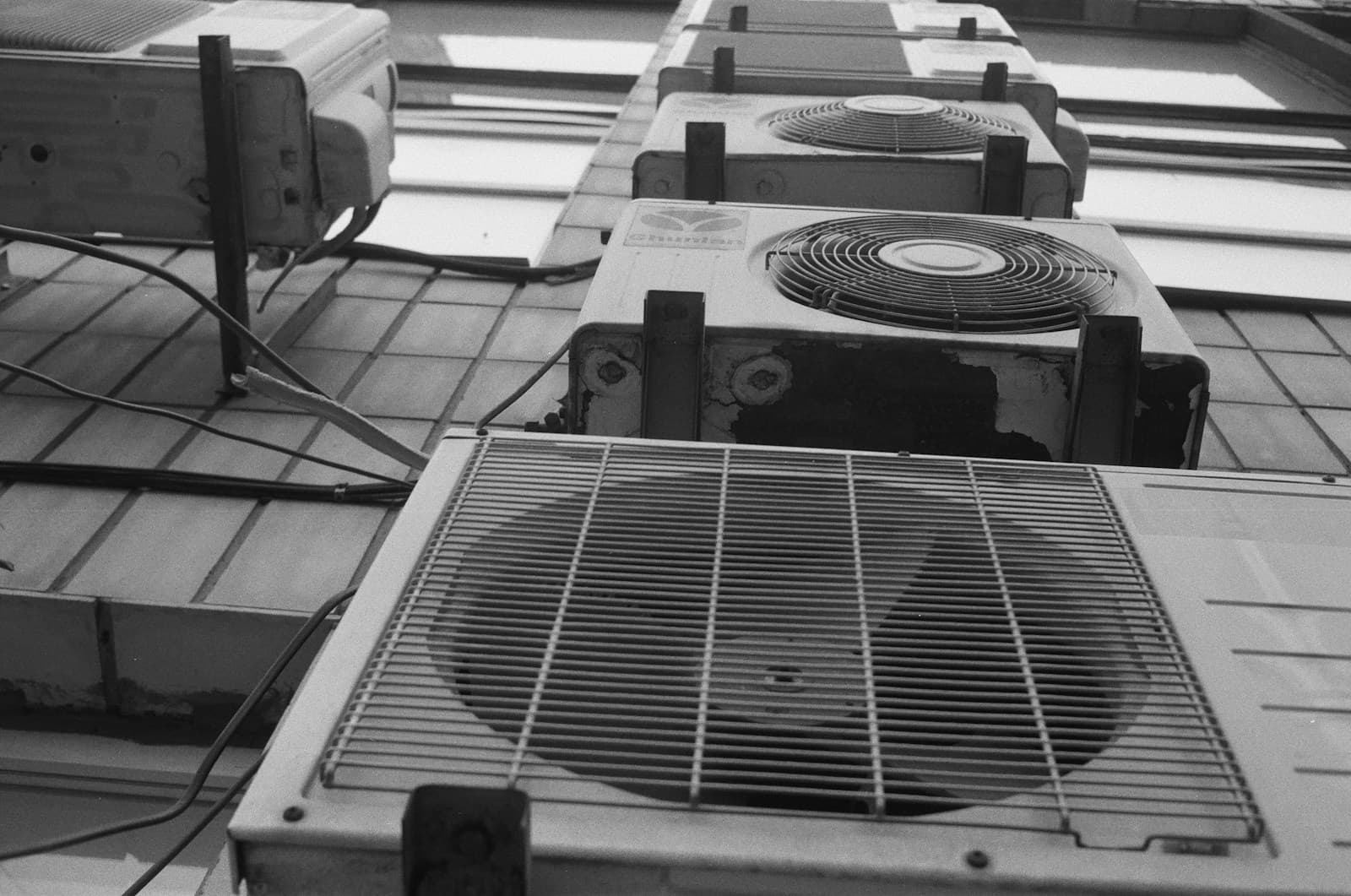 ถังบรรจุน้ำยาแอร์ HFO หลายเกรด — R-449A, R-454B, R-513A สำหรับ retrofit